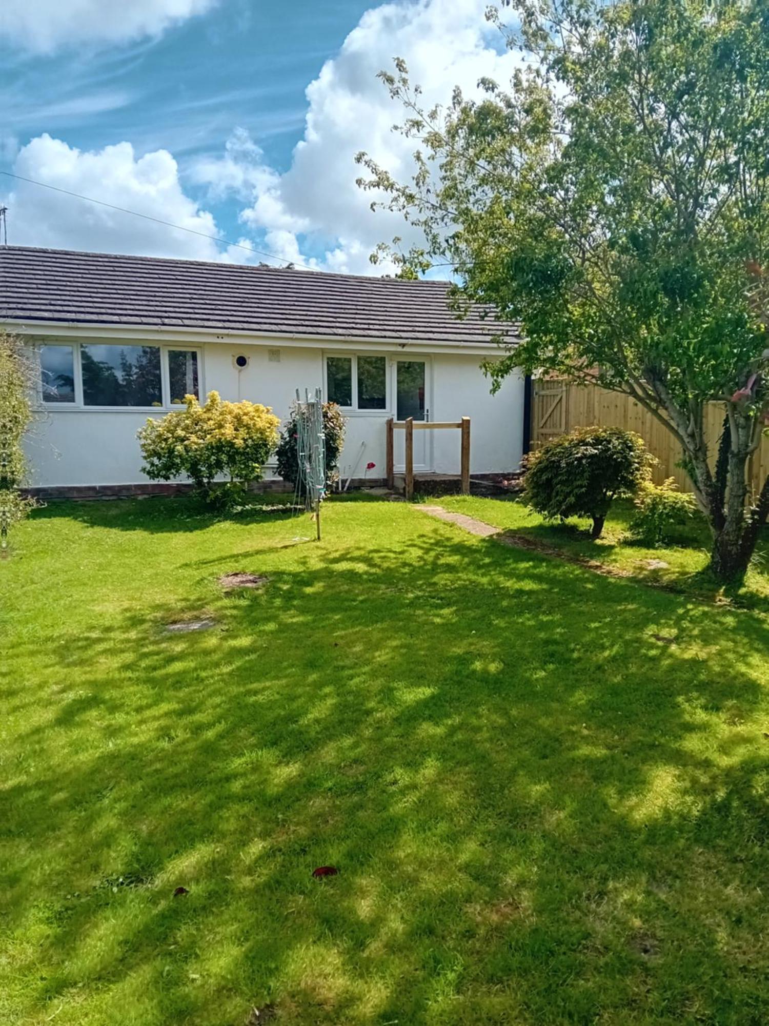 Вилла The Bungalow Lymington With New Forest 1 Mile Экстерьер фото